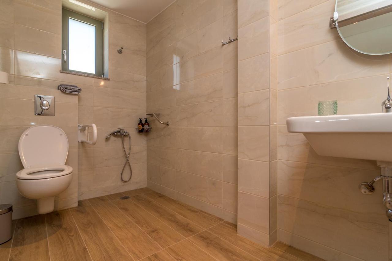 Evriali Comfort Living Palaiochora Exterior foto